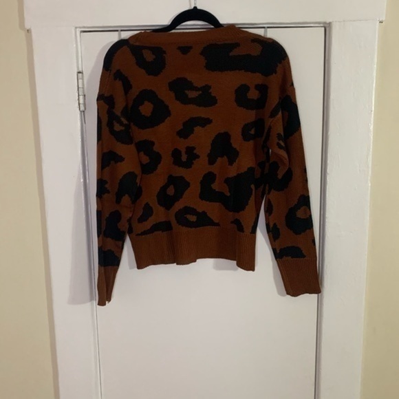 Brown and Black Leopard Sweater Small - Picture 5 of 10